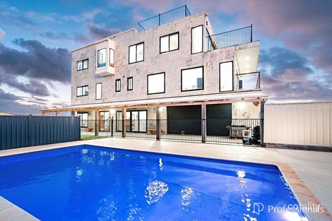 Property photo of 2 Abrolhos Close Greenough WA 6532