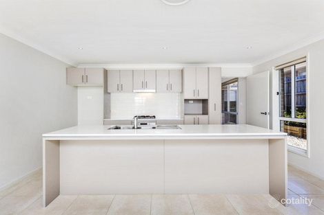 Property photo of 13 Young Circuit Elderslie NSW 2570