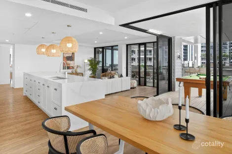 Property photo of 401/19 Albert Avenue Broadbeach QLD 4218