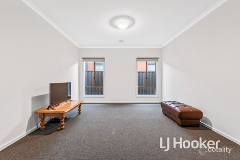 Property photo of 7 Celtic Drive Cranbourne East VIC 3977