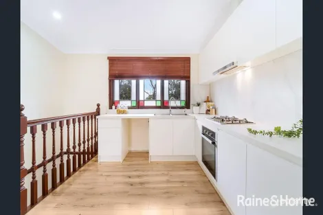 Property photo of 33 Cyclamen Place Macquarie Fields NSW 2564