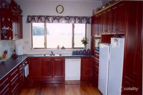 Property photo of 6 Wheatons Road Elingamite VIC 3266