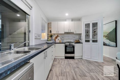 Property photo of 2 Tooan Court Westmeadows VIC 3049