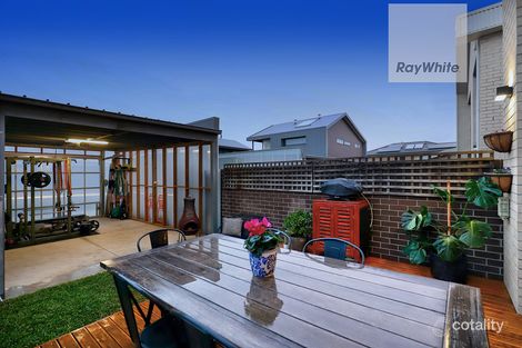 Property photo of 5 Strata Walk Greenvale VIC 3059