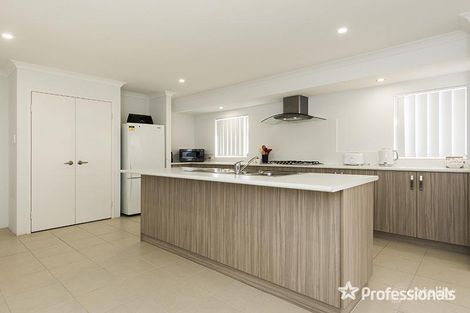 Property photo of 15 Zircon Drive Byford WA 6122