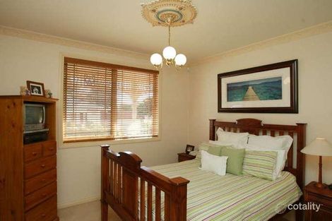 Property photo of 8 Amar Street Strathmore VIC 3041