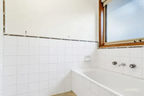 Property photo of 4 Hooker Road Werribee VIC 3030