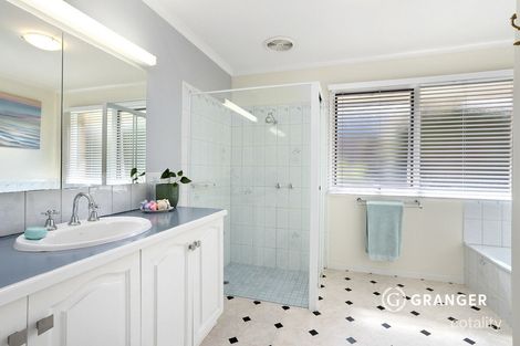 Property photo of 28 William Hunter Court Rosebud VIC 3939