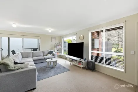 Property photo of 122 Minorca Circuit Spring Farm NSW 2570
