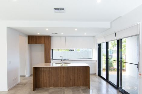 Property photo of 1/192 Greenacre Drive Arundel QLD 4214
