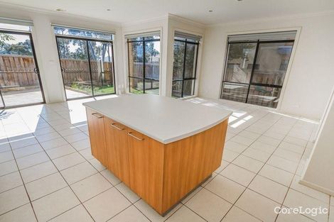 Property photo of 17 Crestview Close Roxburgh Park VIC 3064