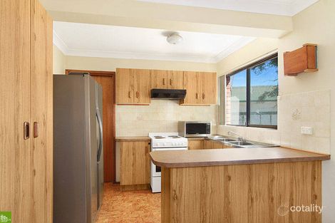 Property photo of 4/96 Central Road Unanderra NSW 2526