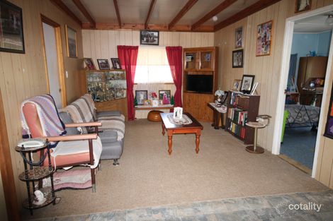 Property photo of 16 Taylor Street Warra QLD 4411