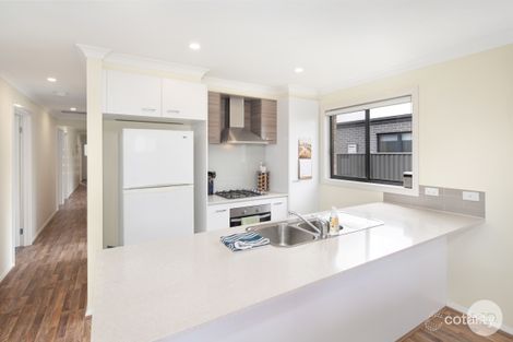 Property photo of 34 Marxsen Parade Lucas VIC 3350