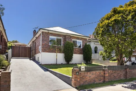 Property photo of 10 Lees Road Kingsgrove NSW 2208