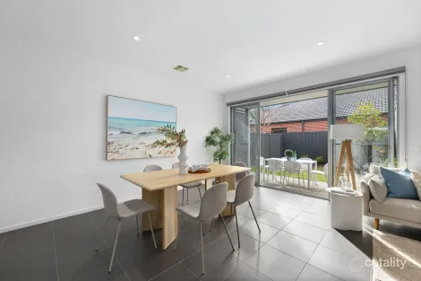 Property photo of 1 Leicester Square Seaholme VIC 3018
