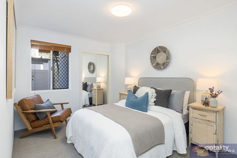Property photo of 4/18 Fogerthorpe Crescent Maylands WA 6051