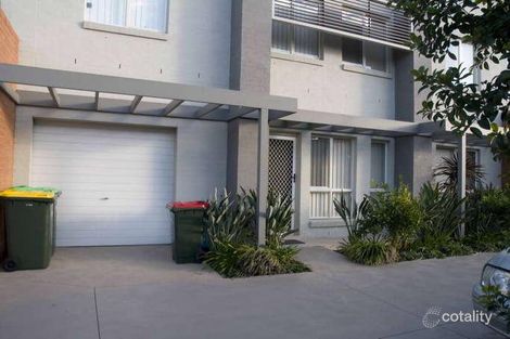 Property photo of 1/5 Hamlin Circuit Holsworthy NSW 2173