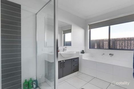 Property photo of 6 Poppy Crescent Springfield Lakes QLD 4300