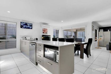 Property photo of 6 Poppy Crescent Springfield Lakes QLD 4300