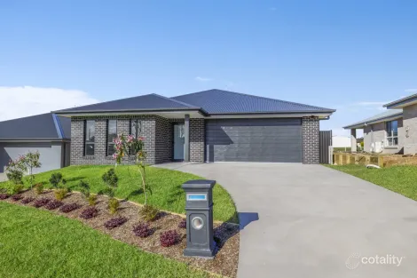 10 Freesia Pl, Port Macquarie, NSW 2444