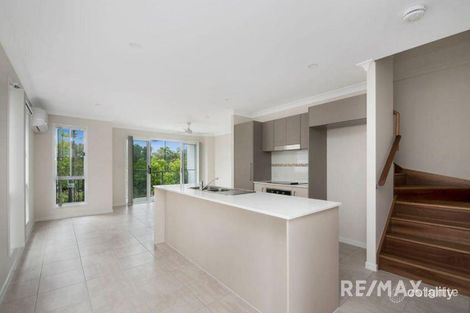 3/2 Lakes Entrance Dr, Springfield Lakes, QLD 4300