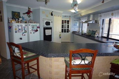 Property photo of 39 Tamarisk Drive Halls Head WA 6210