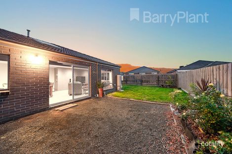 Property photo of 38 Webster Way Pakenham VIC 3810