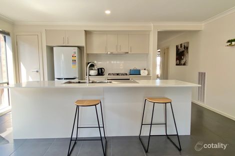 Property photo of 7 Buttermint Crescent Manor Lakes VIC 3024