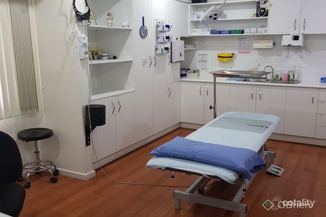 Property photo of 241 Heaths Road Werribee VIC 3030