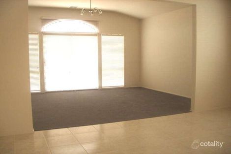 Property photo of 4 Linlithgow Parade Caroline Springs VIC 3023