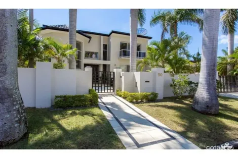90 Commodore Dr, Surfers Paradise, QLD 4217