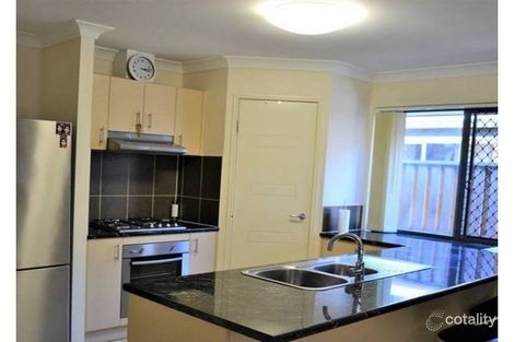 Property photo of 42 Merimbula Crescent Fitzgibbon QLD 4018