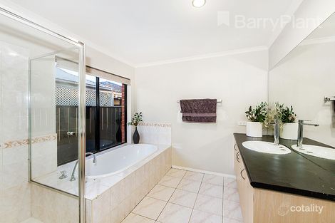 Property photo of 9 Capesthorne Drive Derrimut VIC 3026