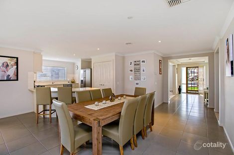Property photo of 14 Shadforth Close Taylors Hill VIC 3037