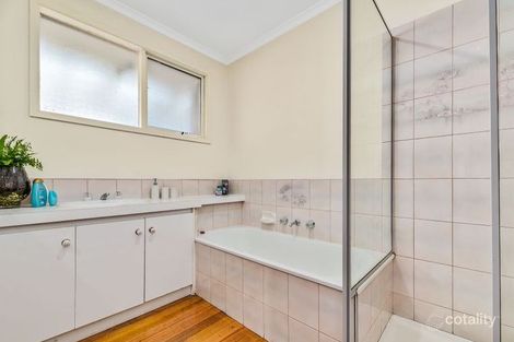 Property photo of 5 Rialto Avenue Cranbourne North VIC 3977