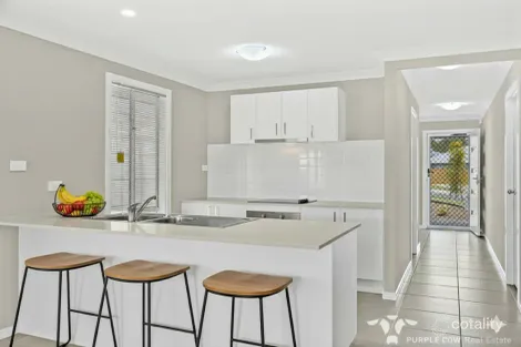 Property photo of 4 Daybreak Street Spring Mountain QLD 4300