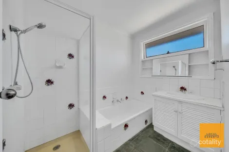 Property photo of 9 Kinkora Road Melton VIC 3337