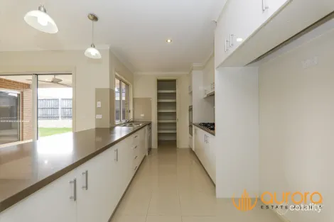 Property photo of 28 Olivebank Crescent Cranbourne North VIC 3977