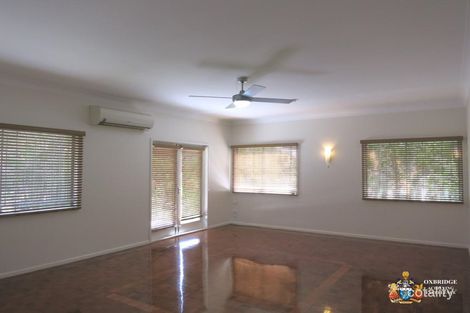 2/11 Depper St, St Lucia, QLD 4067