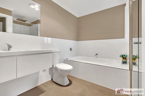 Property photo of 182 Lakeside Parade Jordan Springs NSW 2747