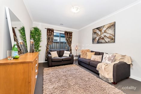 Property photo of 17 Fitzwilliam Circuit Clyde North VIC 3978