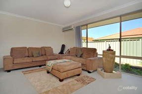 5 Petal Ct, Lake Coogee, WA 6166