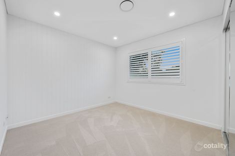 Property photo of 22 Kalimna Drive Broadbeach Waters QLD 4218