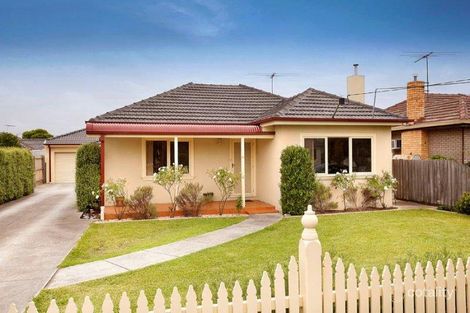 24 Skewes St, Avondale Heights, VIC 3034