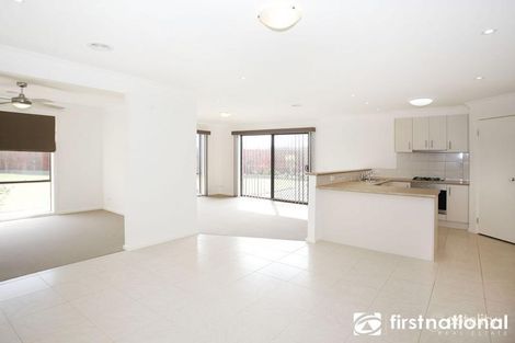 Property photo of 2 Ronit Court Pakenham VIC 3810