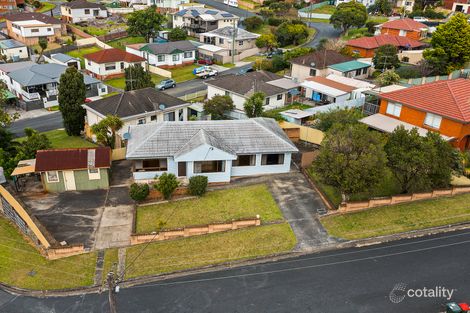 Property photo of 1 Derowie Crescent Lake Heights NSW 2502