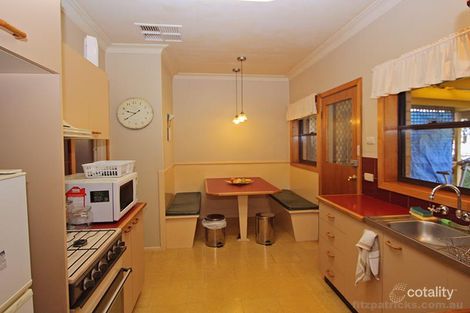 Property photo of 20 Marama Parade Mount Austin NSW 2650