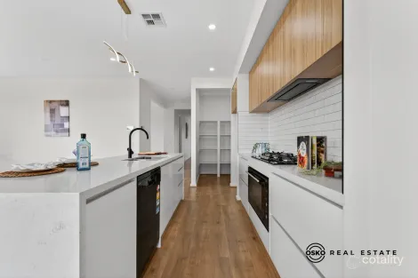 Property photo of 22 Montenegro Crescent Mount Duneed VIC 3217