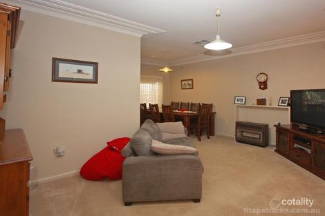 Property photo of 20 Marama Parade Mount Austin NSW 2650